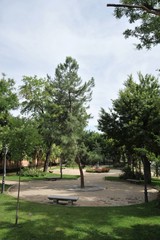 Fototapeta na wymiar Park near the Royal Palace in Madrid.