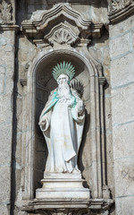 Obraz premium Statue of famous Carmo Church in Porto city, Portugal