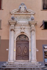 ville de Pise sur les bords de l'Arno en Toscane