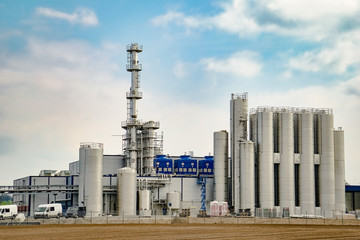 Chemische Industrie - Industrieanlage mit Edelstahlsilos
