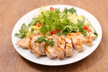 Fototapeta na wymiar grilled chicken salad