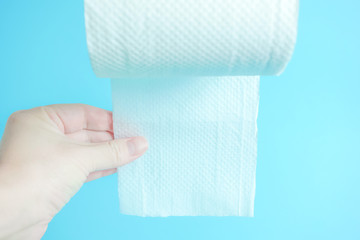 Image to use the paper of the restroom for.  トイレの紙を使う　水色背景