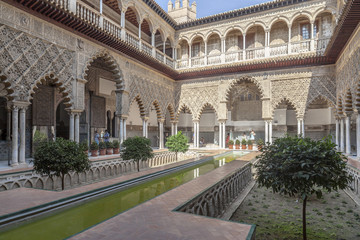 Fototapeta premium Alcazar of Seville, Reales Alcazares de Sevilla, The Courtyard of the Maidens,Andalucia, Spain.