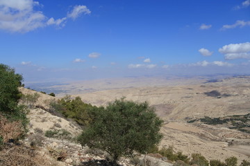 Fototapeta na wymiar Blick vom Berg Nebo ins Tal des Jordan in der jordanische Wüste