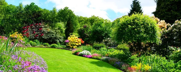 Foto auf Acrylglas Garten wunderschönes Gartenpanorama