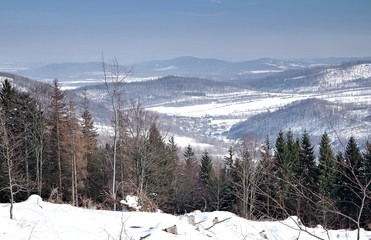 widok z góry w dolinę © Henryk Niestrój
