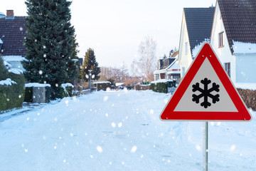 Schneefall, Gefahr vor Straßenglätte