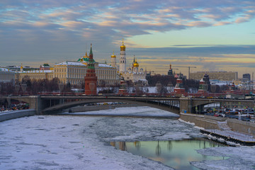 Obraz premium Winter Moscow view is full of frost, cold and snow