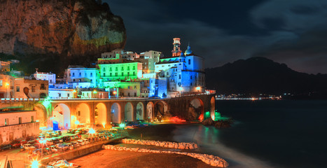 Panorama notturno di Atrani, Costiera Amalfitana