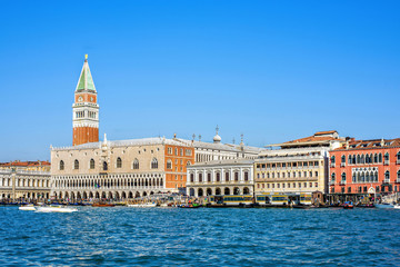 Obraz premium Daylight view from boat to Riva degli Schiavoni waterfront