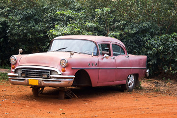 Fototapeta na wymiar Old cars. Cuba, Havana