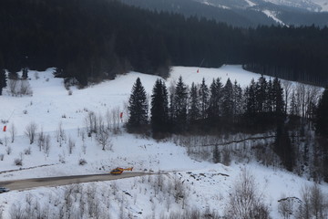 Auvergne-Rhone-Alpres - Hélicoptère prêt à décoller