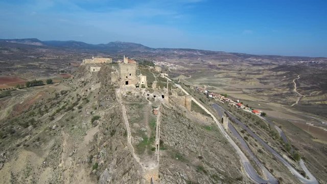 Cuenca. Villa de Moya, pueblo deshabitado de la provincia de Cuenca en Castilla la Mancha, España. Video aereo con Drone