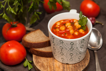 Chickpeas with vegetables