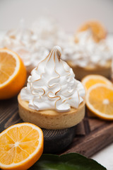  Lemon tart with Italian meringue