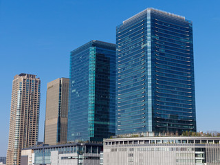 Fototapeta na wymiar JR大阪駅前の高層ビル群