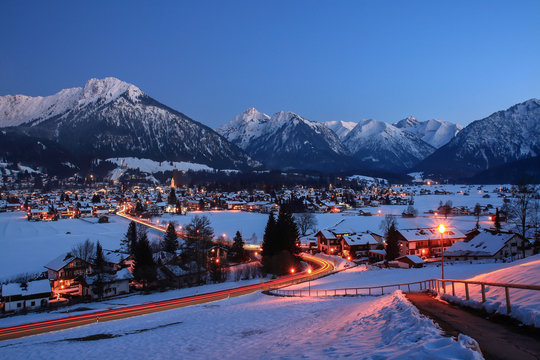 Abends in Oberstdorf, Deutschland