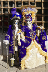 Fototapeta na wymiar Frauen im Karnevalskostüm, Karneval in Venedig, Italien, Europa