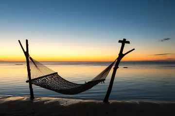 Foto op Aluminium Le Morne, Mauritius Hangmat op het strand voor zonsondergang in Le Morne, Mauritius, Afrika.