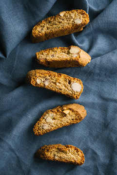 Italian cantuccini biscuits