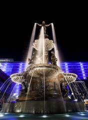 Night View of The Genius of Water - Fountain Square - Downtown Cincinnati, Ohio - obrazy, fototapety, plakaty
