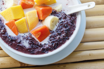 porridge made of black rice