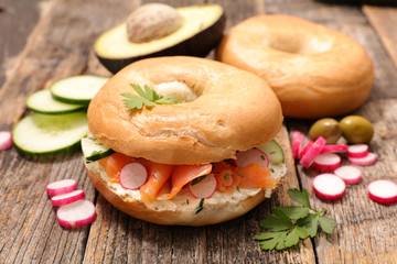 bagel with salmon