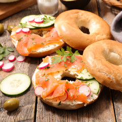 bagel with salmon