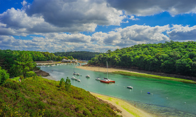 Bretagne Finistère Port du Belon vue du Questélan - Bretagne Finistère Port du Belon seen from...