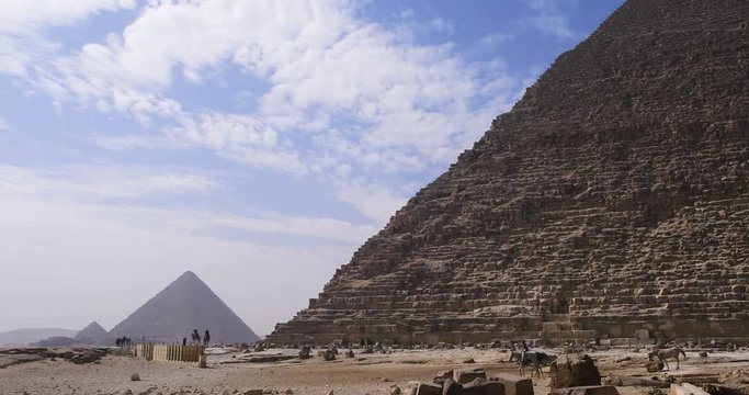 pyramide avec b&eacute;douin 