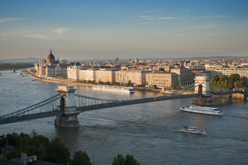Obraz premium Gród Budapesztu i Dunaju