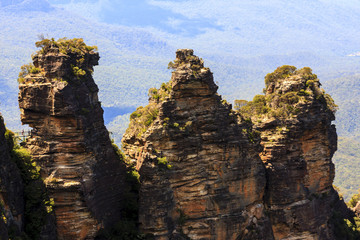 The Three Sisters is the Blue Mountains’ most Impressive landmark. Located at Echo Point...