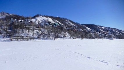 Fototapeta na wymiar winter snowy landscape