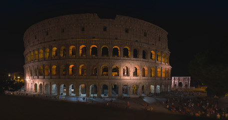 Colosseo di notte