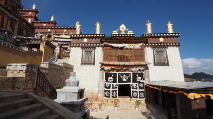 Fototapeta na wymiar Songzanlin Monastery, Zhongdian, Yunnan, China. A famous touristic place, landmark of Shangri-La