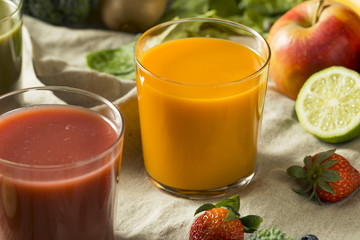 Raw Organic Healthy Detox Juices
