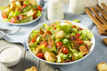 Healthy BLT Salad with Croutons