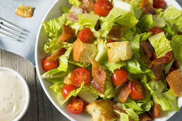 Healthy BLT Salad with Croutons