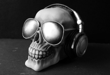 A skull with headphones 1 _ B&W