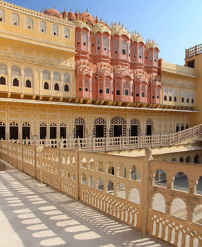 Details of the Palace of Winds (Hawa Mahal) in Jaipur, India