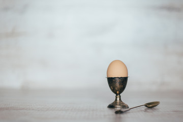 egg in the pastern on a light