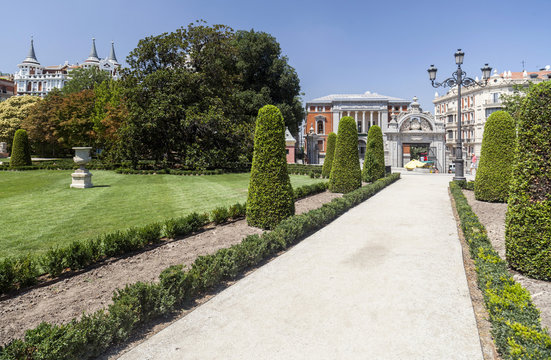Gardens, Buen retiro park, largest public park in historic center of Madrid.Spain.
