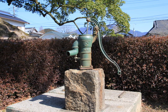 川古の大楠公園の井戸ポンプ