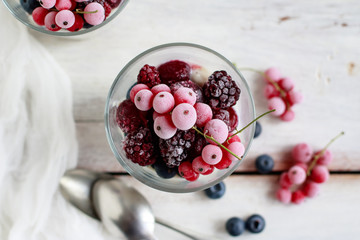 Porridge with berry and frozen currant