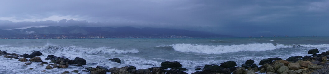 Город у моря панорама