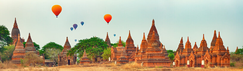 Balloons over Temples in Bagan. Myanmar. Panorama - obrazy, fototapety, plakaty