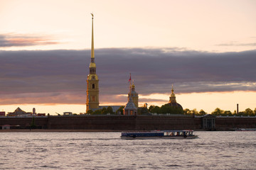 Obraz premium Water walk at the Peter and Paul Fortress in the evening of May. Saint-Petersburg, Russia