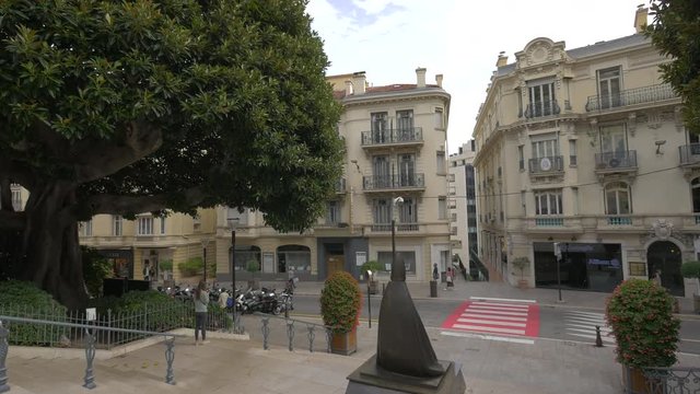 Cardinal Seduto statue, Monaco