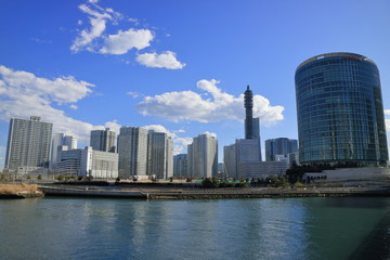 Fototapeta na wymiar 横浜の高層ビル風景