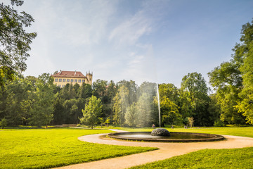Fototapeta premium Königlicher Wildpark Baumgarten (Královská Obora Stromovka) in Prag, Tschechische Republik